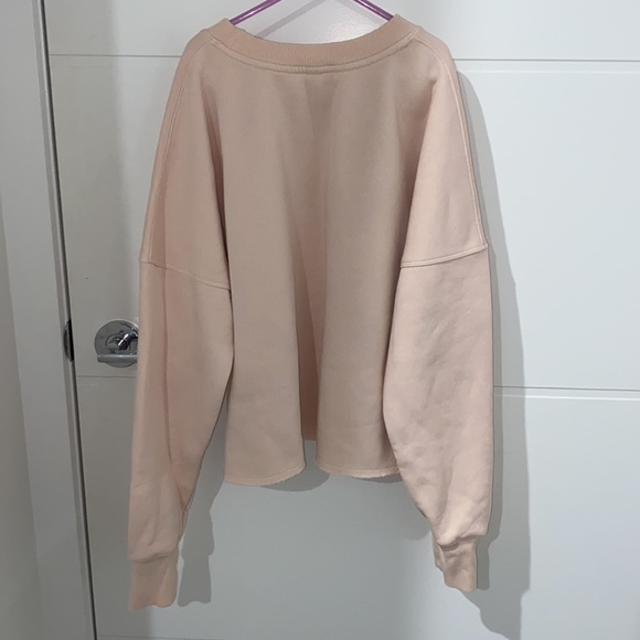Hardly worn Lorna Jane Crewneck, Size Small. Super comfy and cute! - Picture 2 of 3